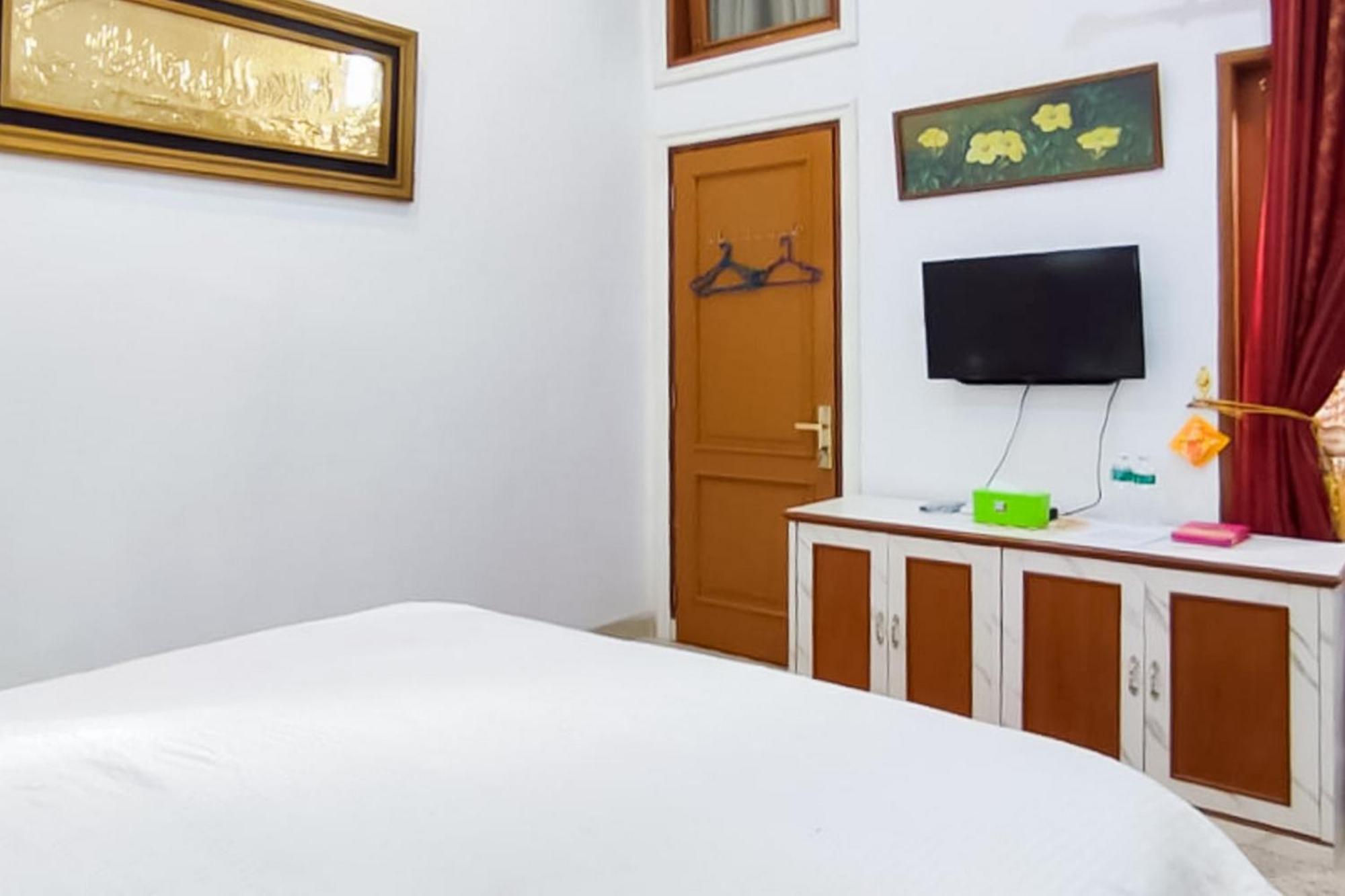 Reddoorz Syariah At Chilla Guest House Padang Экстерьер фото